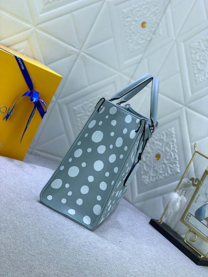 ON THE GO TOTE Leather  bag ,5A , size 35x27x14cm ,no box,  B110-150