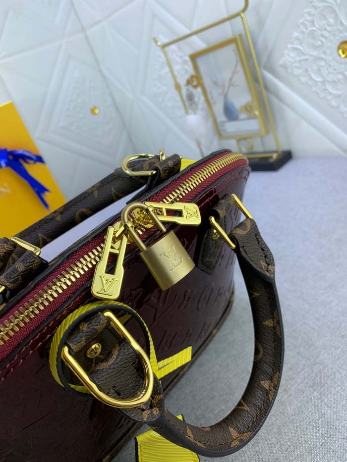 Alma Leather  bag ,5A , size 25x17.5x11.5cm ,no box,  B110-147