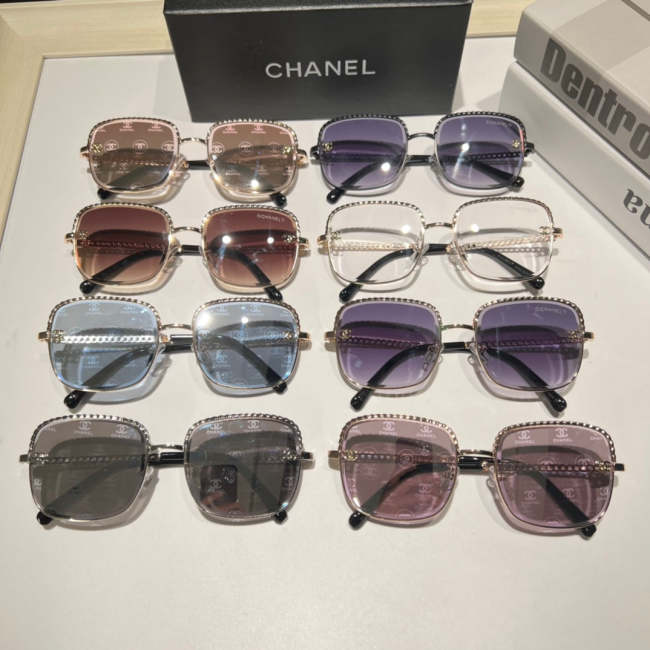Blue light blocking sunglasses with the box and case ,G25-2433-2440