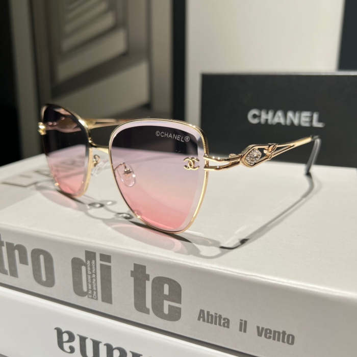 Blue light blocking sunglasses with the box and case ,G25-2441-2447