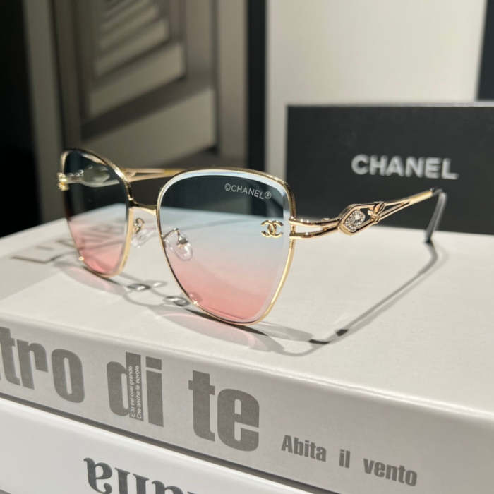 Blue light blocking sunglasses with the box and case ,G25-2441-2447