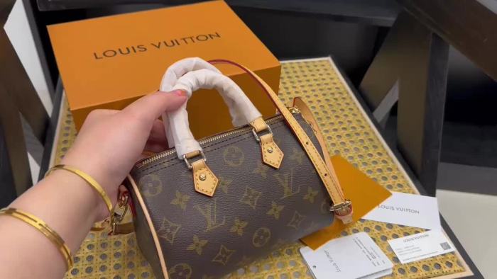 AAAA quality ,split leather bag purse , size: 18cm, B68-6037-6038