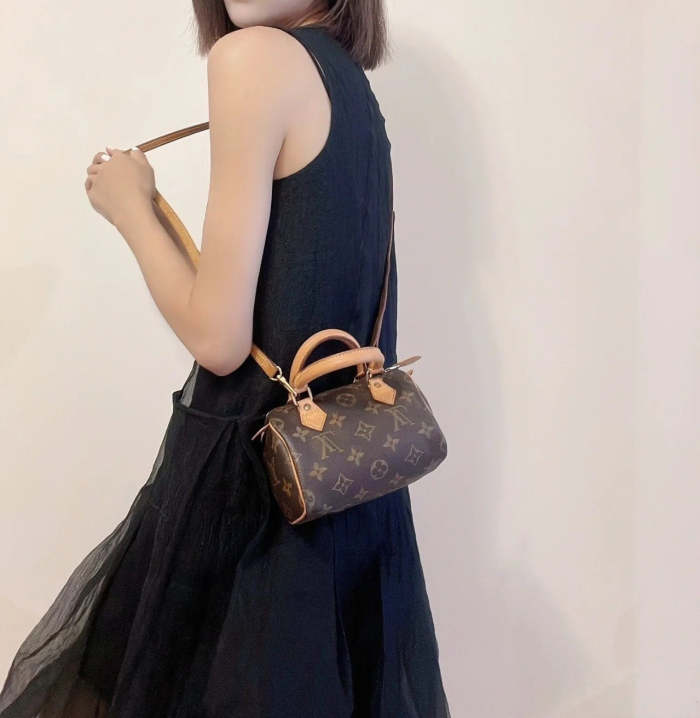 AAAA quality ,split leather bag purse , size: 18cm, B68-6037-6038