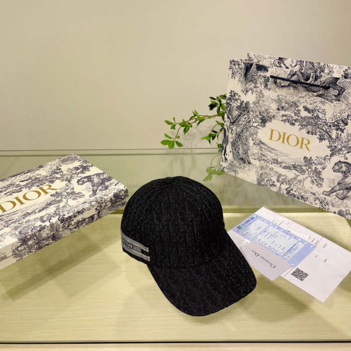 men women hat ,no box. HX25-446-447