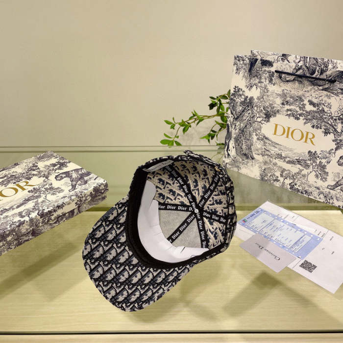 men women hat ,no box. HX25-446-447