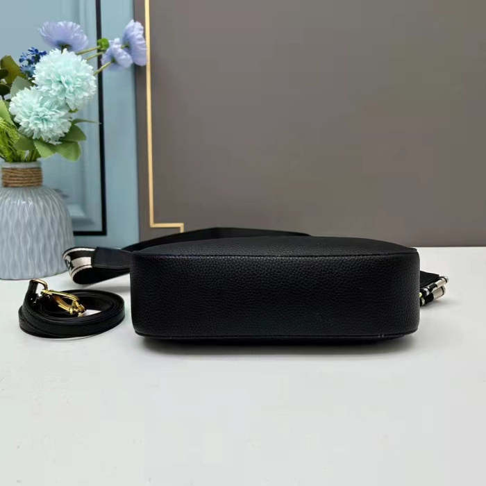 Leather  bag ,5A , size 25x18x8cm  ,no box,  B110-160