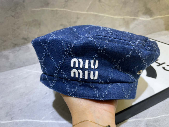 Fashion hat for women ,no box. HX25-587-588