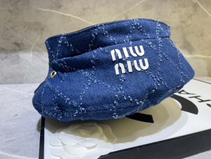 Fashion hat for women ,no box. HX25-587-588