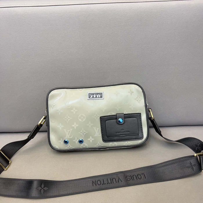Split Leather  bag ,3A , size 35*26cm and 27*17cm ,no box,  B68-6046-6047