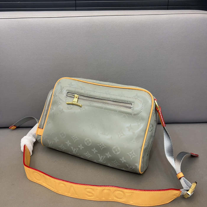 Split Leather  bag ,3A , size 35*26cm and 27*17cm ,no box,  B68-6046-6047