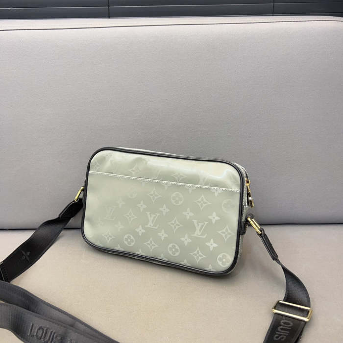 Split Leather  bag ,3A , size 35*26cm and 27*17cm ,no box,  B68-6046-6047