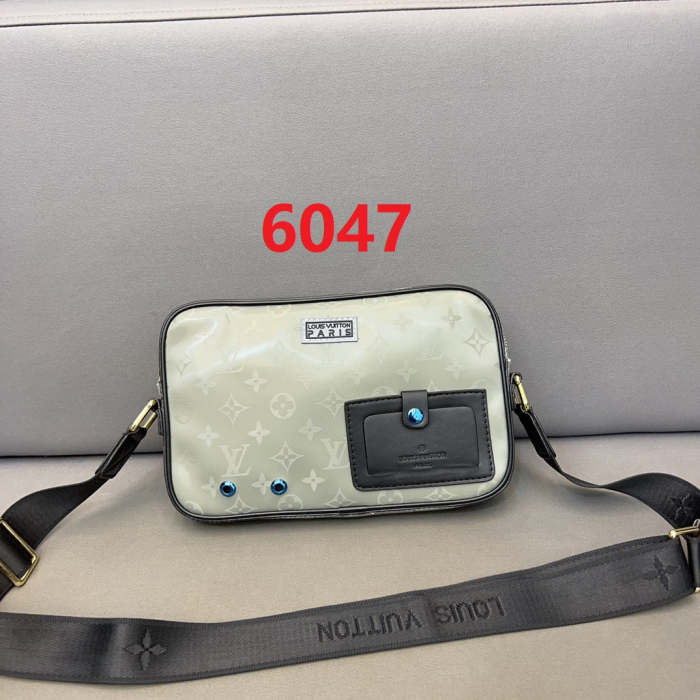 Split Leather  bag ,3A , size 35*26cm and 27*17cm ,no box,  B68-6046-6047