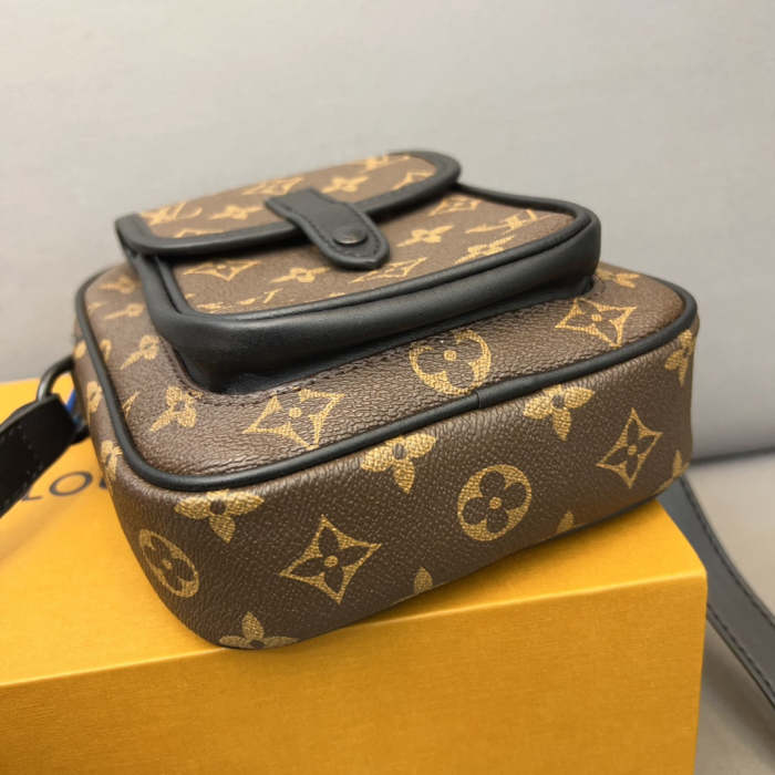 Split Leather  bag ,3A , size 15x19cm ,no box,  B68-6048