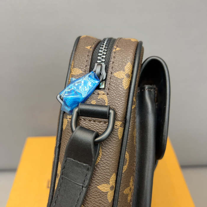 Split Leather  bag ,3A , size 15x19cm ,no box,  B68-6048