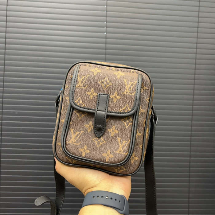 Split Leather  bag ,3A , size 15x19cm ,no box,  B68-6048
