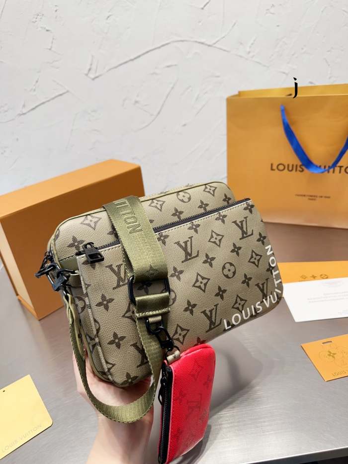 Split Leather  bag ,3A , size 25x18cm ,no box,  B68-6054