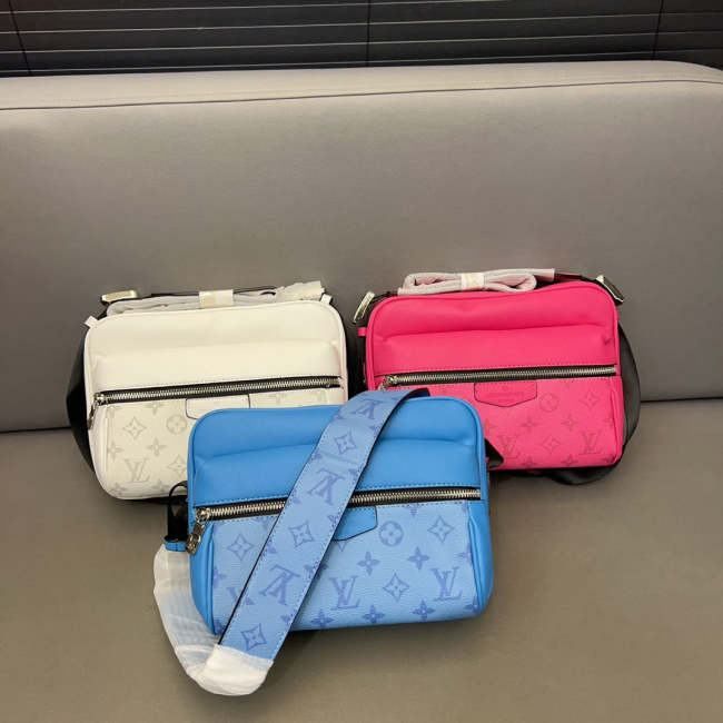 Split Leather bag ,3A , size 25x18cm ,no box, B68-6062-6064