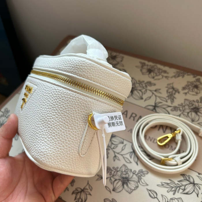 Split Leather  bag ,3A , size 19x12cm ,no box,  B68-6060-6061