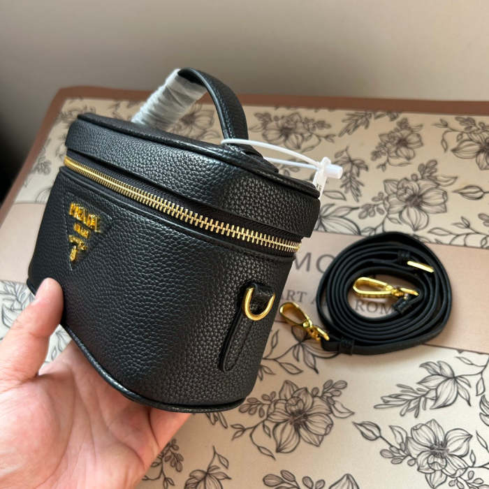 Split Leather  bag ,3A , size 19x12cm ,no box,  B68-6060-6061