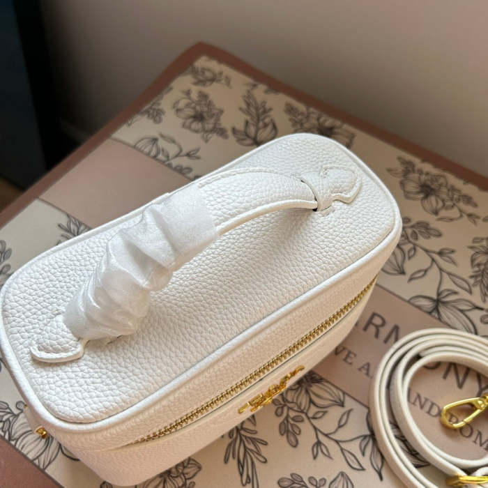 Split Leather  bag ,3A , size 19x12cm ,no box,  B68-6060-6061