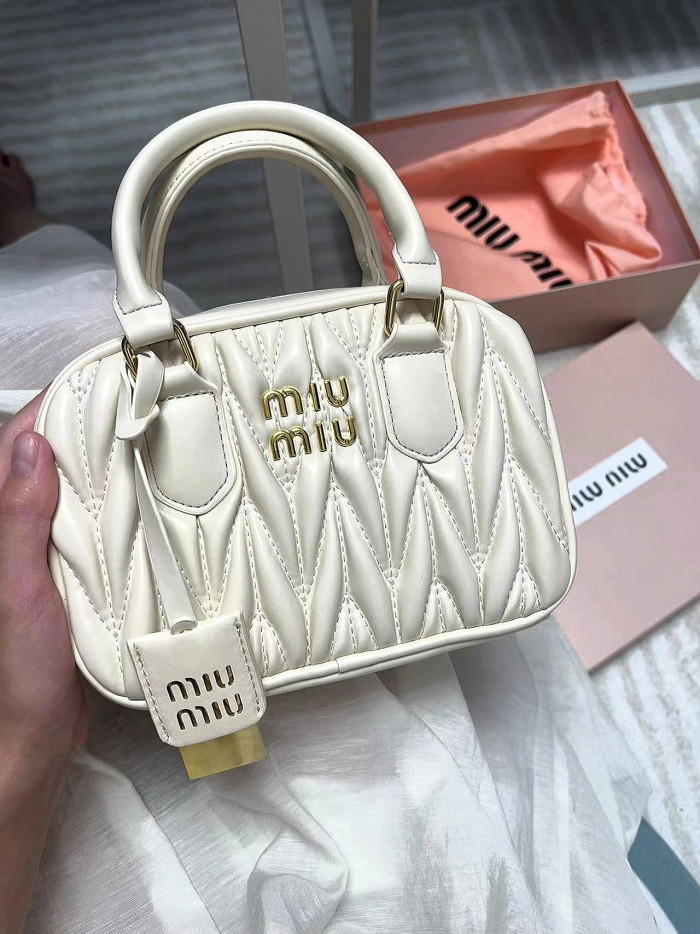 Split Leather  bag ,4A , size 19X13X6cm ,no box,  B68-6065-6067
