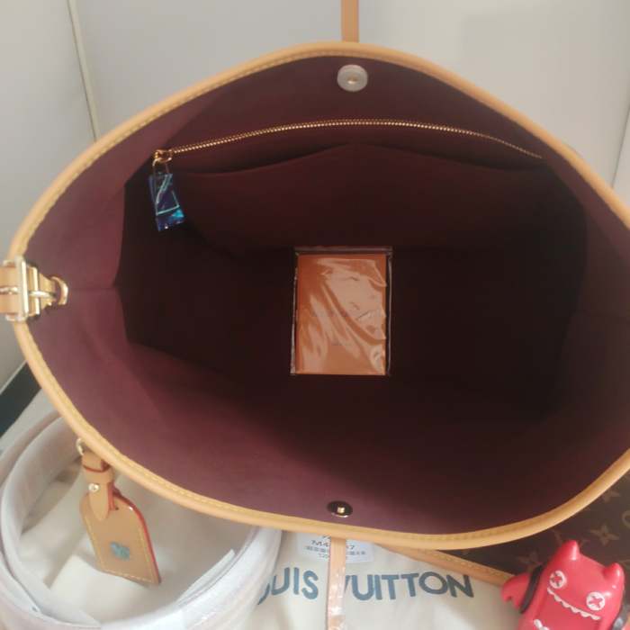 Leather  bag ,5A ,no box,39*30*15cm,  B130-55