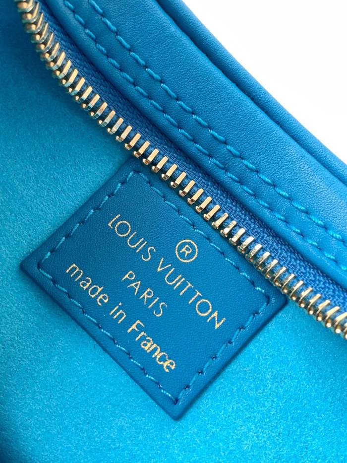 Leather bag ,5A ,size 23x13x6cm,no box, B130-59