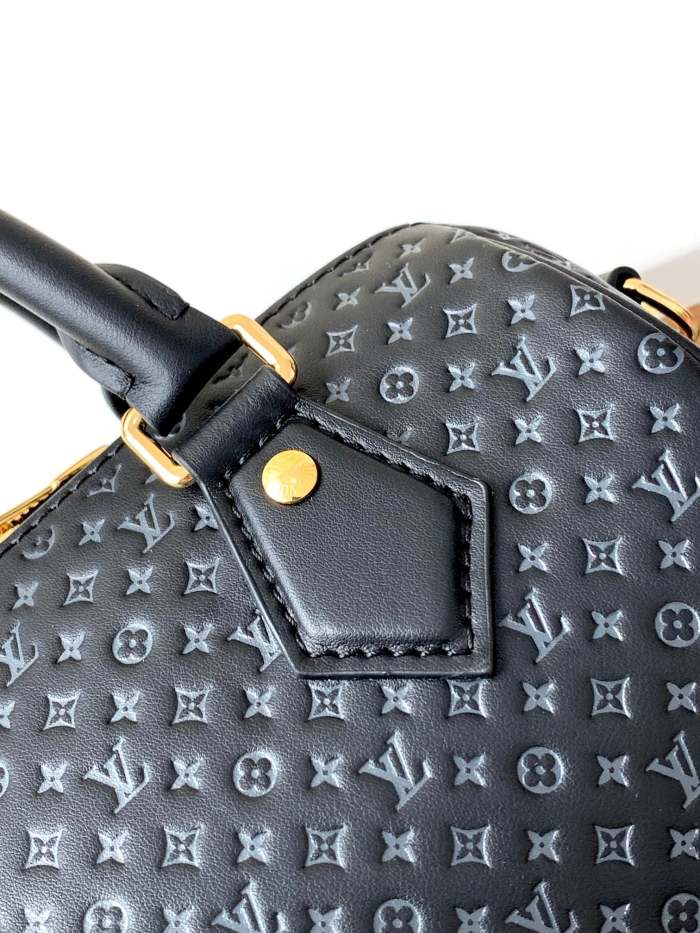 Leather bag ,5A ,size 20.5x13.5x12cm,no box, B130-56