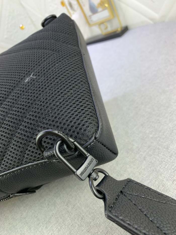Leather bag ,5A ,no box,size 20x30x4cm,B110-171