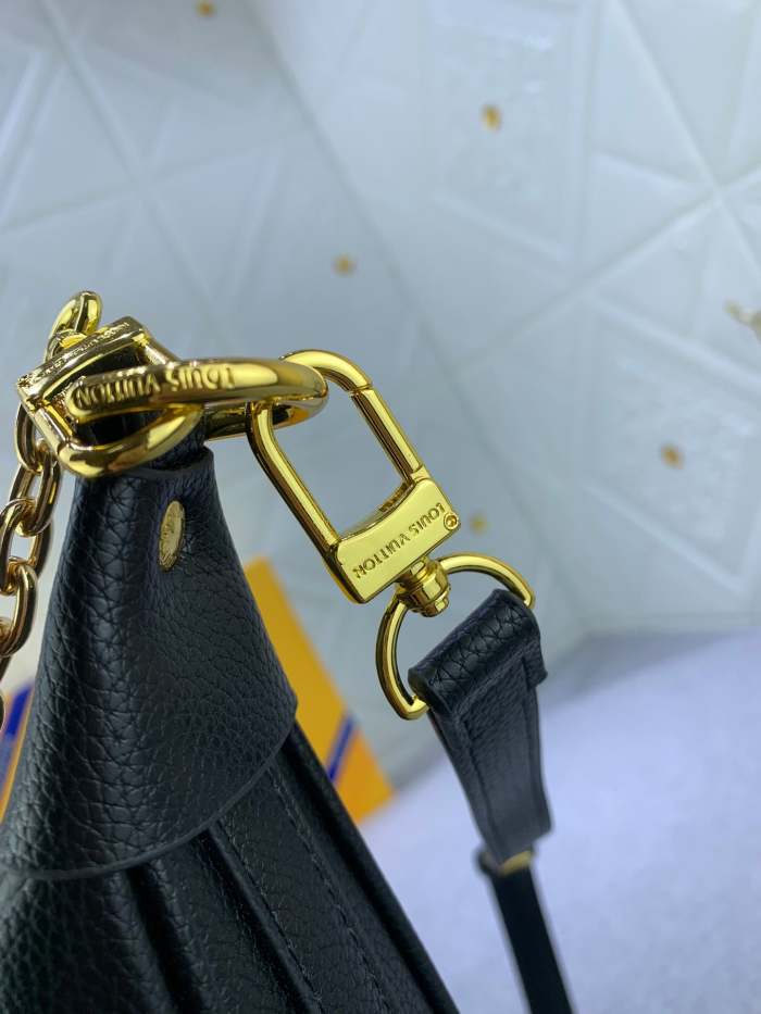 Leather bag ,5A ,no box,size 38X26X10cm,B110-166