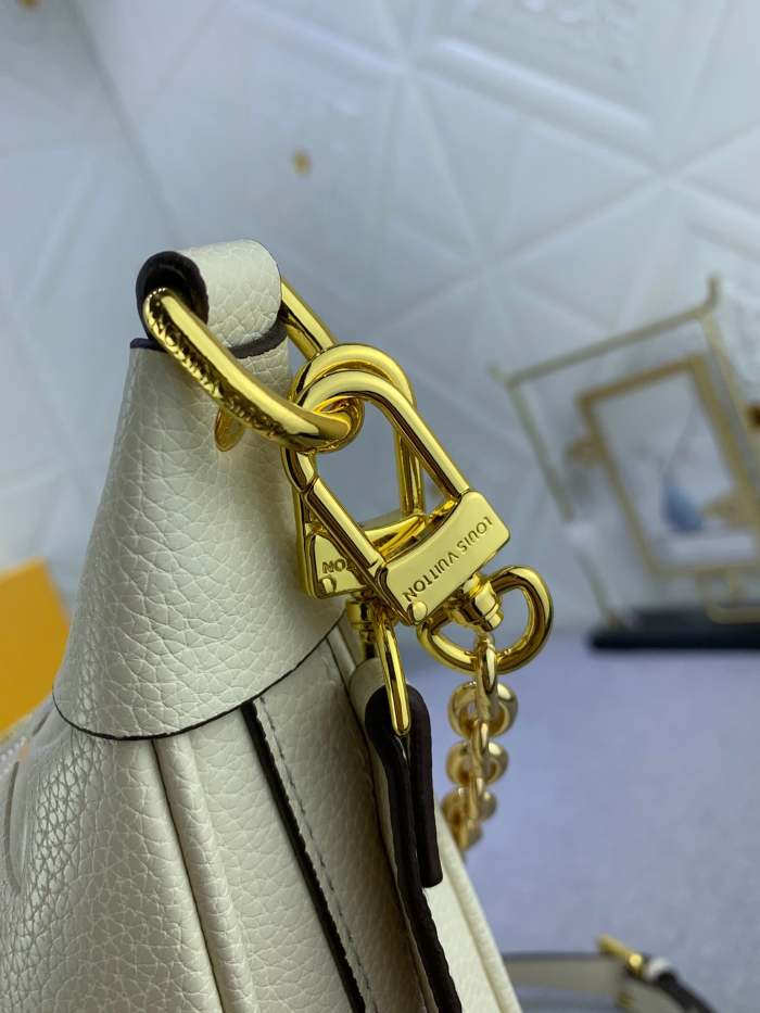 Leather bag ,5A ,no box,size 38X26X10cm,B110-167