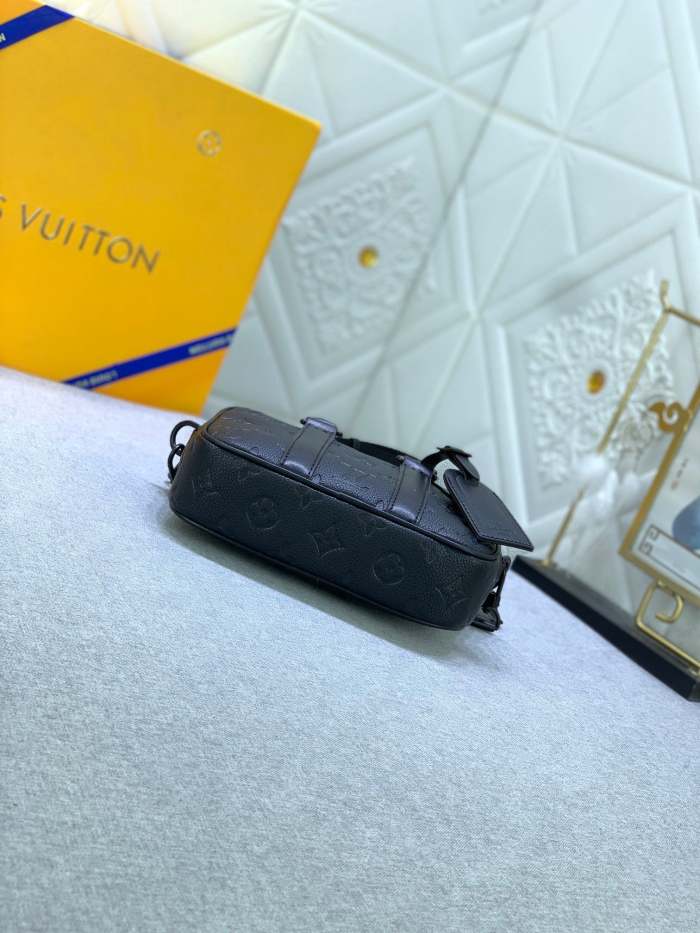 Leather bag ,5A ,no box,size 20x13x5.5cm,B110-170