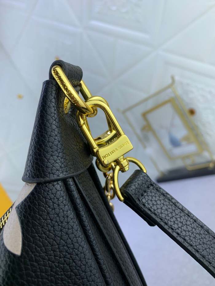 Leather bag ,5A ,no box,size 38X26X10cm,B110-165