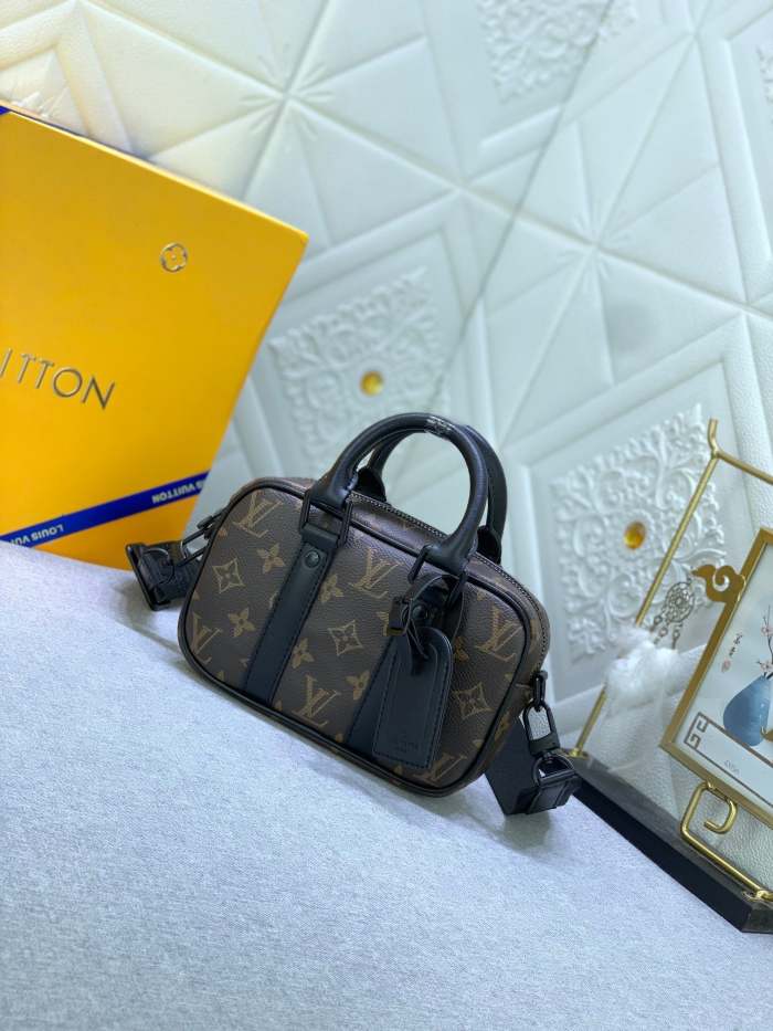 Leather bag ,5A ,no box,size 20x13x5.5cm,B110-169
