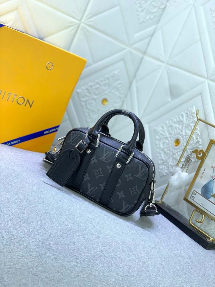 Leather bag ,5A ,no box,size 20x13x5.5cm,B110-168