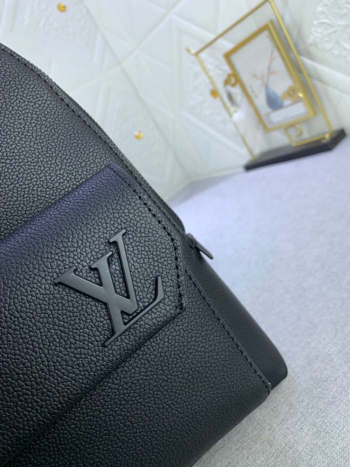 Leather bag ,5A ,no box,size 20x30x4cm,B110-171