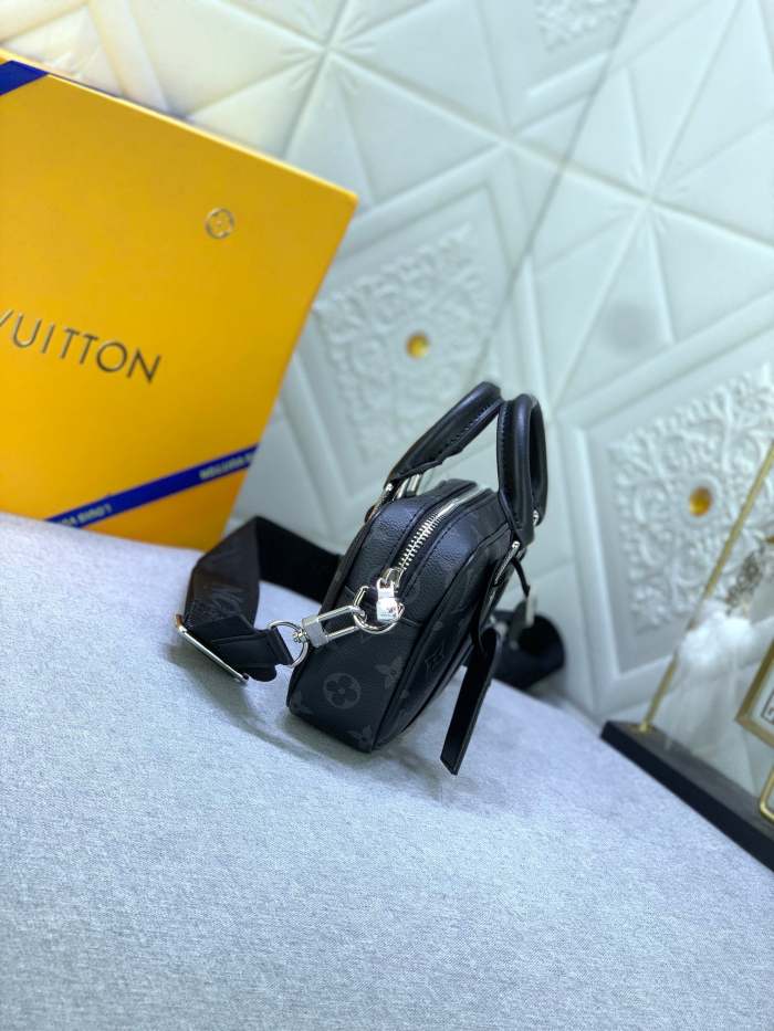 Leather bag ,5A ,no box,size 20x13x5.5cm,B110-168