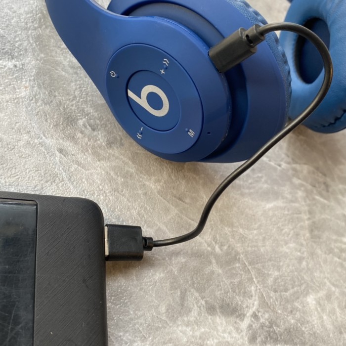 Beats Studio3 Wireless  Bluetooth headset