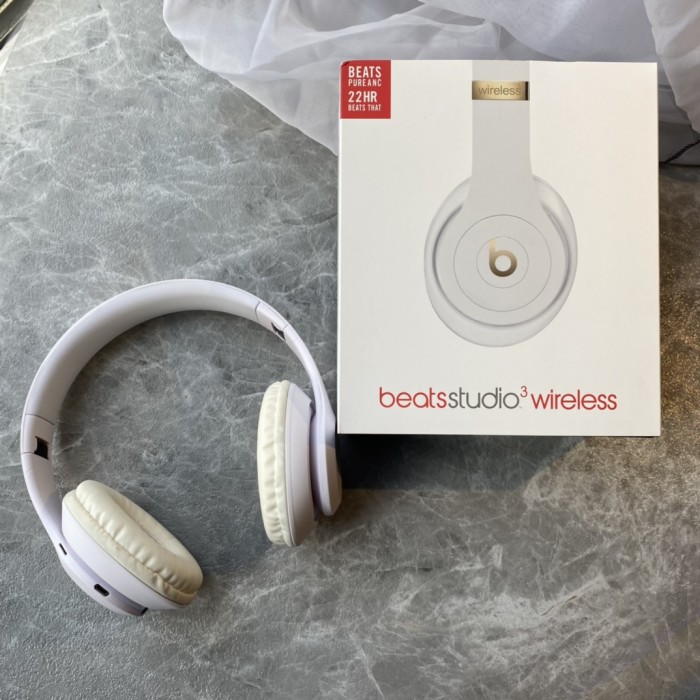 Beats Studio3 Wireless  Bluetooth headset