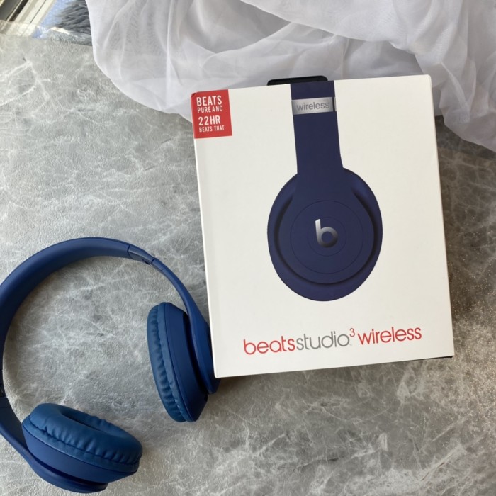 Beats Studio3 Wireless  Bluetooth headset