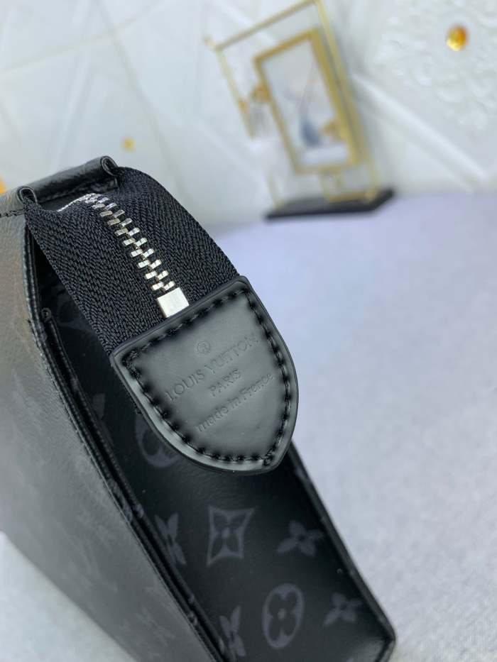 Leather bag ,5A , size 26x20x5cm ,no box,  B68-6069