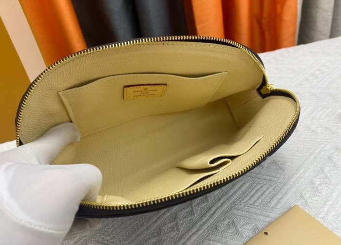 Split leather bag ,AAA , size 24x17x6cm ,no box,  B75-2969-2971