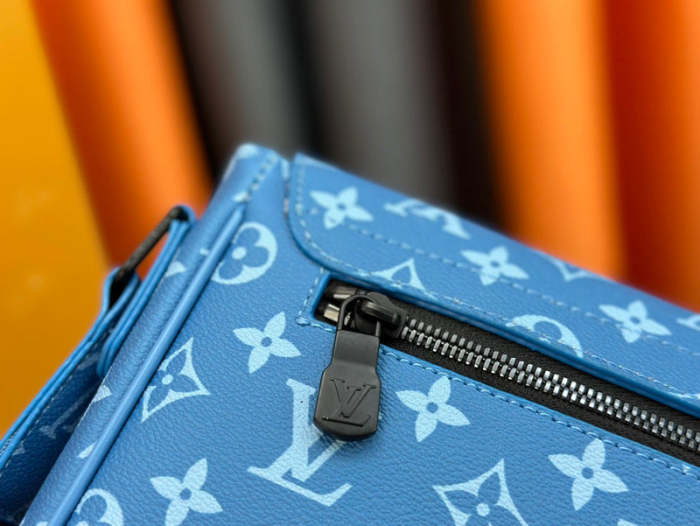Leather bag ,5A , size 25x22x7cm ,no box,  B88-1732-1733