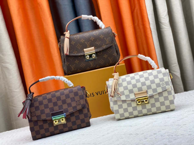 Leather bag ,5A , size 24.5x24.2x9cm ,no box, B88-1734-1736