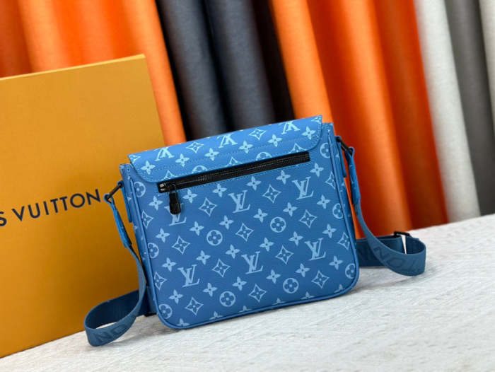 Leather bag ,5A , size 25x22x7cm ,no box,  B88-1732-1733