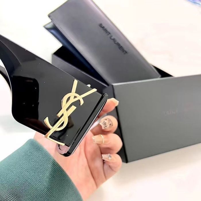 Blue light blocking sunglasses with the box and case ,G25-2566-2571