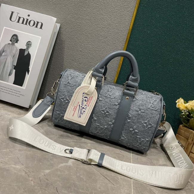 M22762,canvas+ leather bag ,5A , size 25x15x11cm ,no box, B88-1757