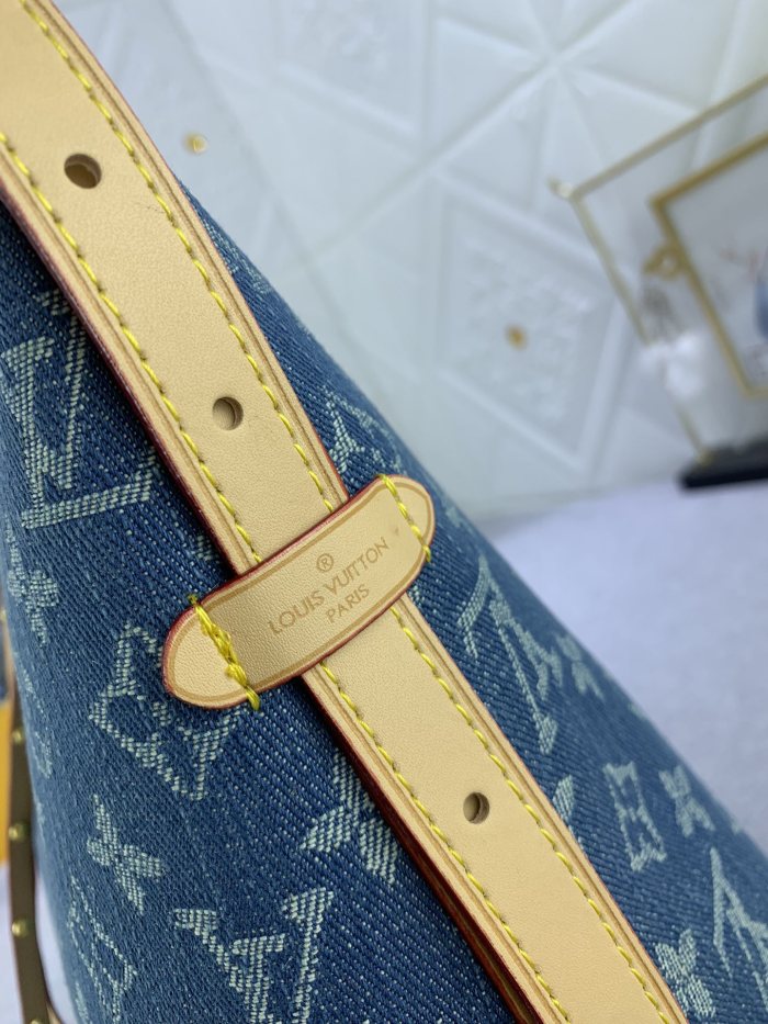 M46855 Canvas leather  bag ,5A,size 39x30x15cm, no box, B110-198
