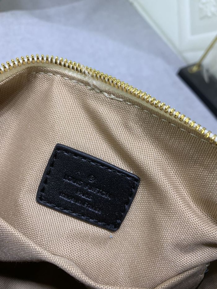 M46907 Canvas leather  bag ,5A,size 21x14x6cm, no box, B110-207