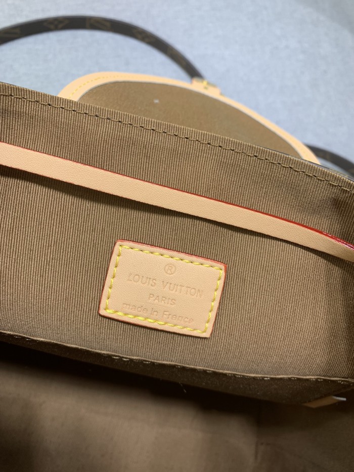 M46932 Canvas leather  bag ,5A,size 21x23x10cm, no box, B110-215